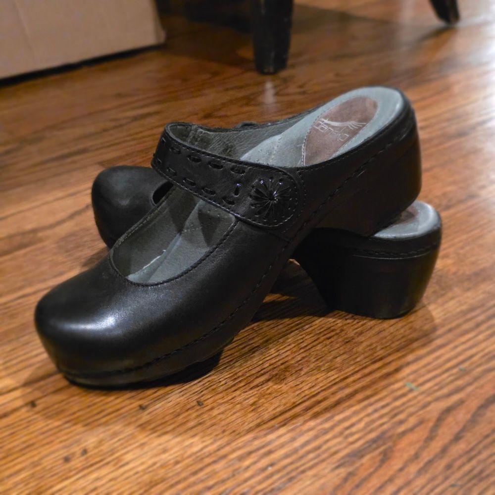 Dansko Black Leather Mary Jane Clogs Size 39